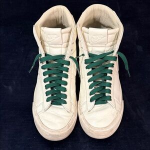 Nike Blazer Mid Creme High-Tops with Green Laces Mens 9